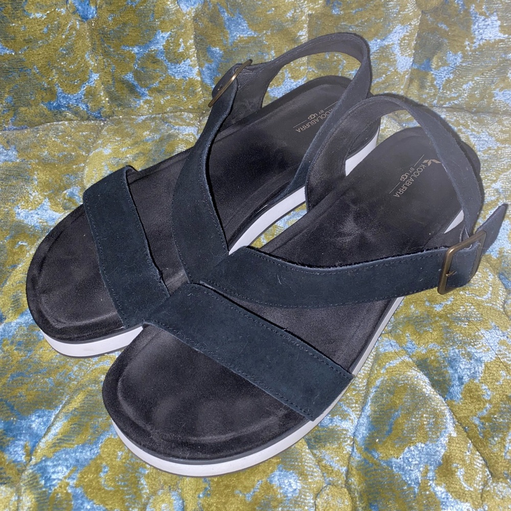 Koolaburra by UGG size 11 sandals